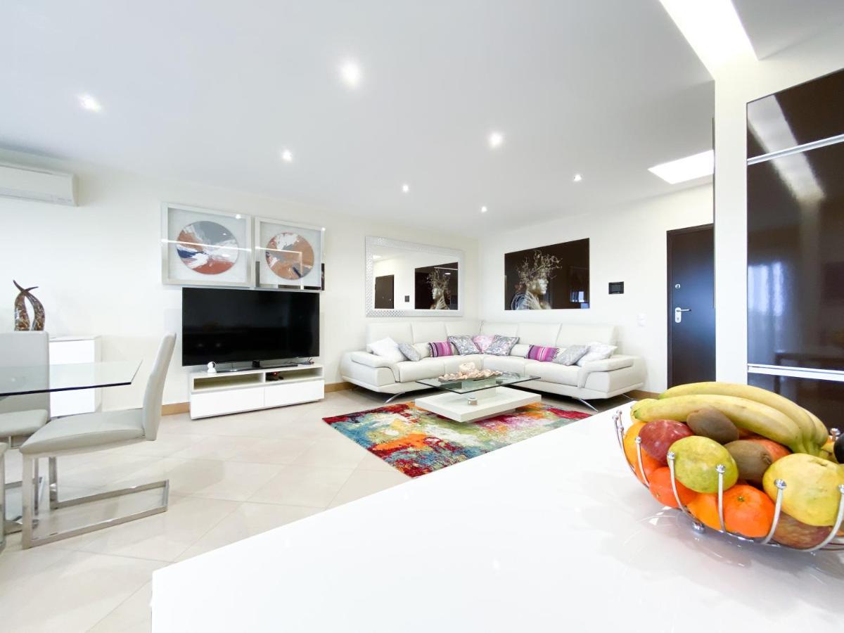Luxury Condominium Apartment With Swimming Pool #1903 ลากอส ภายนอก รูปภาพ