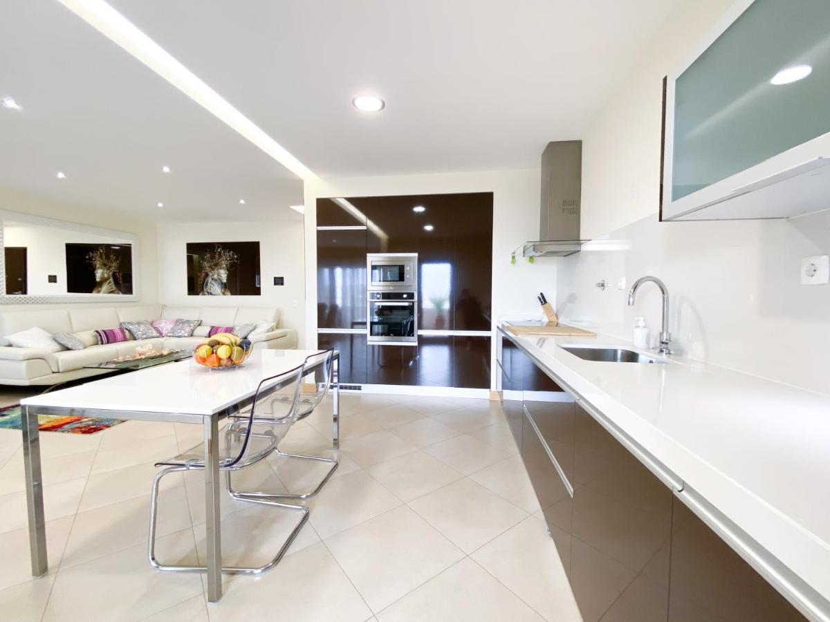 Luxury Condominium Apartment With Swimming Pool #1903 ลากอส ภายนอก รูปภาพ