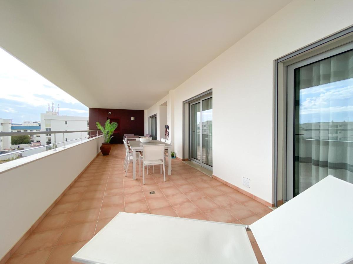 Luxury Condominium Apartment With Swimming Pool #1903 ลากอส ภายนอก รูปภาพ